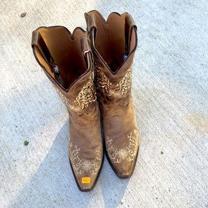 original price: $140 asking price: $40 size 9